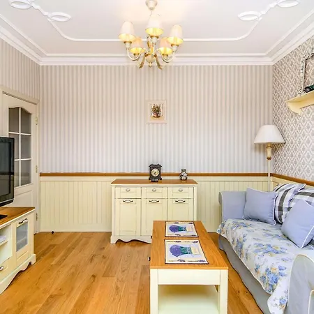 Central Shabby Chic Flat Close To Paid Parking Daire